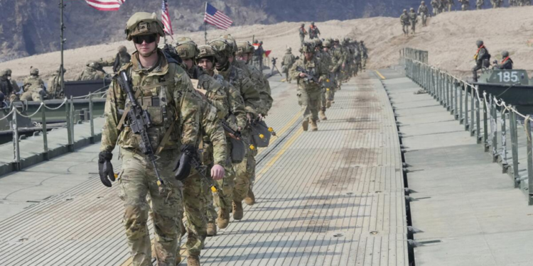 Estados Unidos enviará 3 mil soldados aerotransportados a Medio Oriente