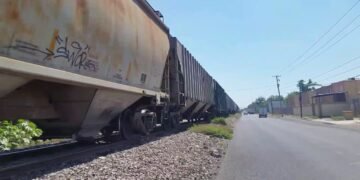 Descarrila tren que transportaba granos en Culiacán