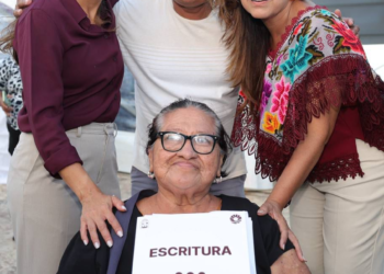 TRANSFORMAN ANA PATY PERALTA Y MARA LEZAMA TIERRA MAYA CON PAVIMENTACIÓN