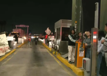 Alumnos de FES Cuautitlán Toman Caseta de Tepotzotlán, Edomex; Exigen Seguridad