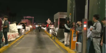 Alumnos de FES Cuautitlán Toman Caseta de Tepotzotlán, Edomex; Exigen Seguridad