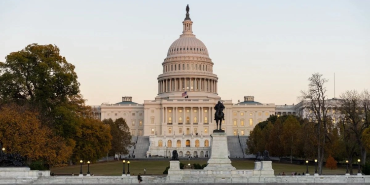 Senado de EU rechaza, por quinta vez, limitar facultades de Trump en guerra contra Irán