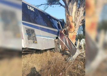 Mueren 9 personas en un choque de autobús en Querétaro