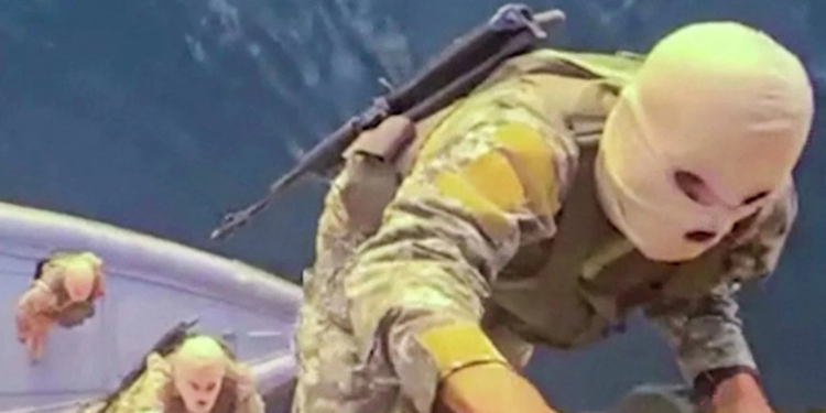 Ordena Trump destruir todo buque de Irán que ponga minas en Ormuz