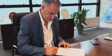 Presidente de Uruguay firma decreto de ley que legaliza la eutanasia