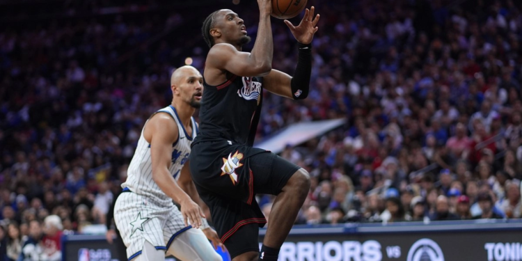 Los Sixers vencen a Orlando y avanzan a los playoffs de la NBA