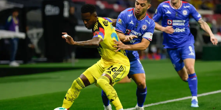 América y Cruz Azul empatan y decepcionan a una afición que desembolso hasta sus ahorros