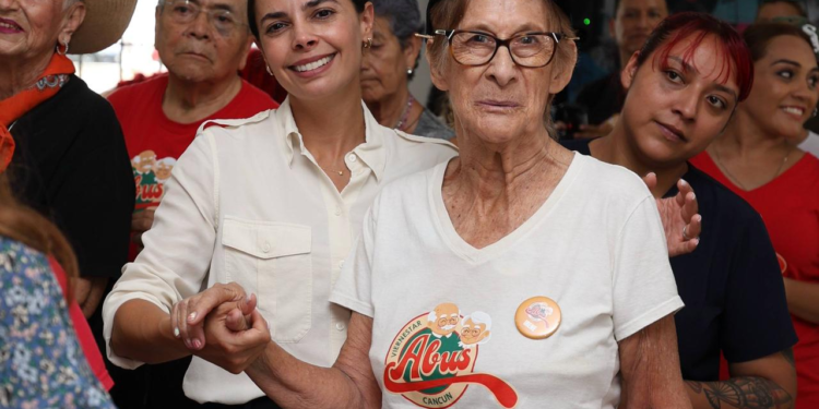 REINAUGURAN ANA PATY PERALTA Y VERO LEZAMA COBUS 510 CON “ABUS VIERNESTAR” PARA ADULTOS MAYORES