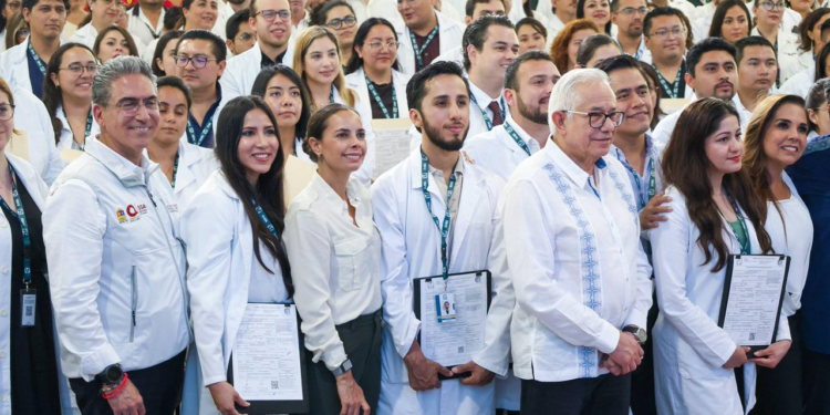 TRANSFORMAN ANA PATY PERALTA Y MARA LEZAMA TIERRA MAYA CON PAVIMENTACIÓN