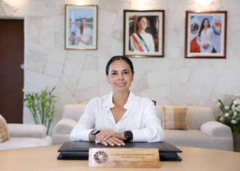 TRANSFORMAN ANA PATY PERALTA Y MARA LEZAMA TIERRA MAYA CON PAVIMENTACIÓN