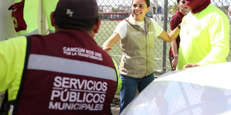 MOTIVA ANA PATY PERALTA A VECINOS A PARTICIPAR EN JORNADAS DE DESCACHARRIZACIÓN