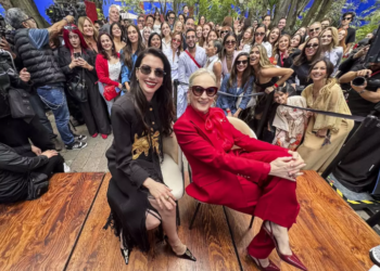 Anne Hathaway conquista México al ritmo de Los Ángeles Azules