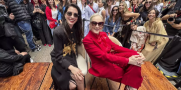 Anne Hathaway conquista México al ritmo de Los Ángeles Azules