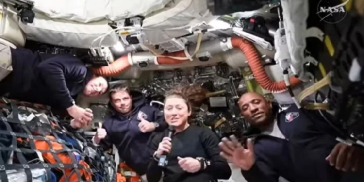 “Han inspirado al mundo”: Trump elogia a astronautas de misión Artemis II y los invita a la Casa Blanca