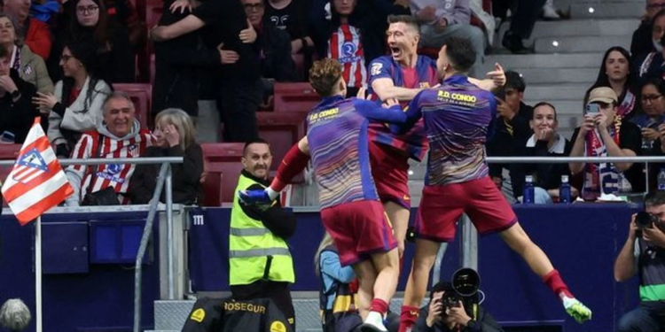 Barcelona gana al Atlético y abre distancia de 7 puntos con el Real Madrid