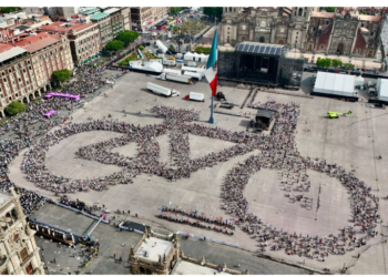 Trabajadoras sexuales protestan durante la inauguración de la ciclovía en Tlalpan