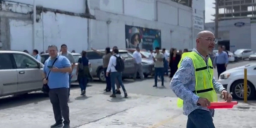 Por amenaza de bomba, desalojan la Comisión Estatal de Derechos Humanos en NL