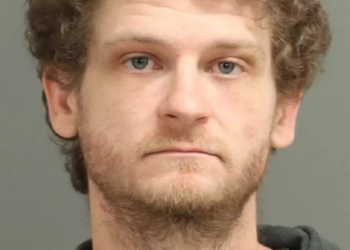 Ethan Jamieson, actor de ‘Los Juegos del Hambre’, es arrestado por agresión con arma de fuego