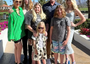 Tori Spelling es hospitalizada tras accidente automovilístico con sus hijos en California