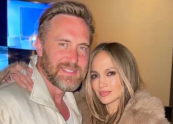 Jennifer López debuta en Coachella con una actuación sorpresa junto a David Guetta