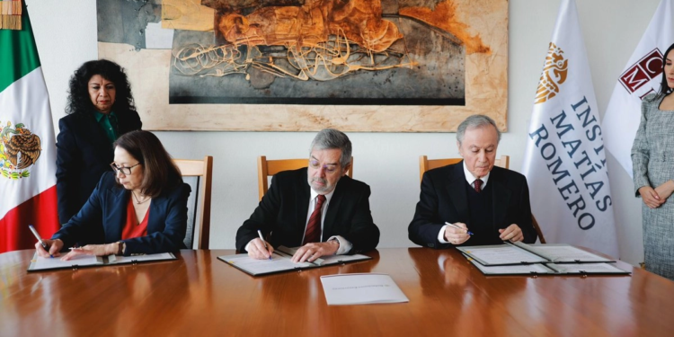 Sheinbaum confirma salida de Juan Ramón de la Fuente y propone a Roberto Velasco para la Cancillería