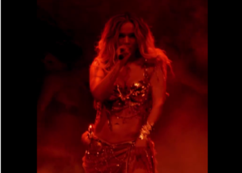 Karol G debuta se corona en Coachella como la primera headliner latina de la historia