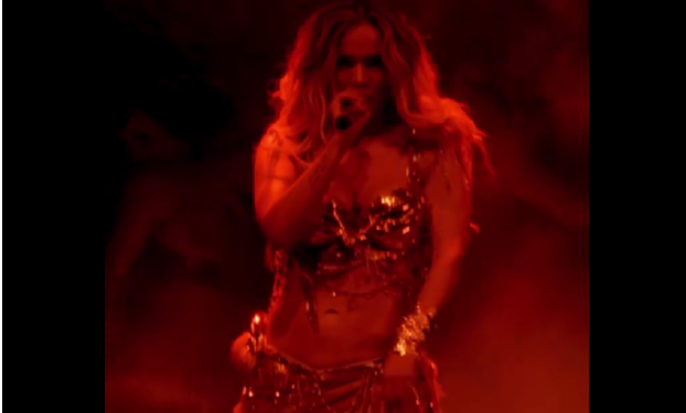 Karol G debuta se corona en Coachella como la primera headliner latina de la historia