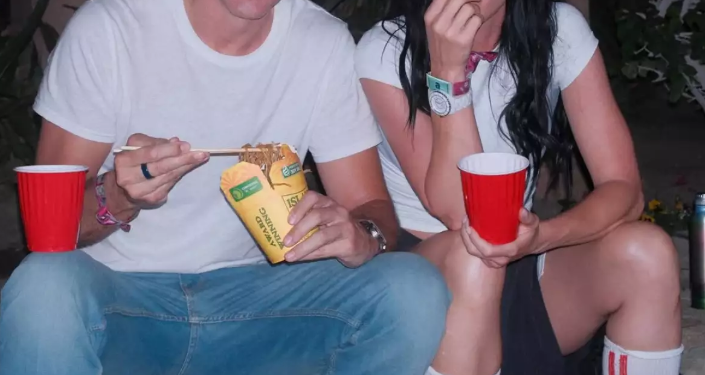 Katy Perry y Justin Trudeau sorprenden juntos en concierto de Justin Bieber en Coachella