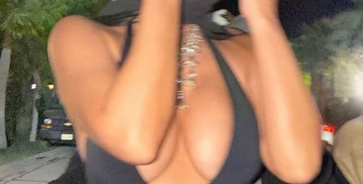 Kim Kardashian comparte su primera foto junto a Lewis Hamilton