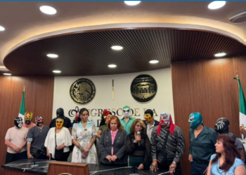 Congreso CDMX busca pensión vitalicia para luchadores y luchadoras en el retiro