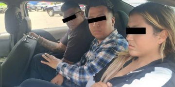 Detienen a dos hombres y una mujer por operar como montachoques en Edomex