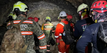 Localizan Con Vida al Minero Zapata  en Mina Santa Fe, en Sinaloa y logran exitosa extracción