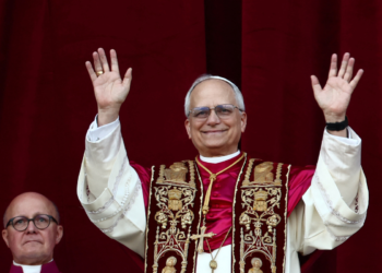 En domingo de Pascua, el papa León XIV insta a líderes mundiales a poner fin a las guerras