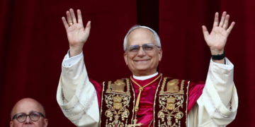 En domingo de Pascua, el papa León XIV insta a líderes mundiales a poner fin a las guerras