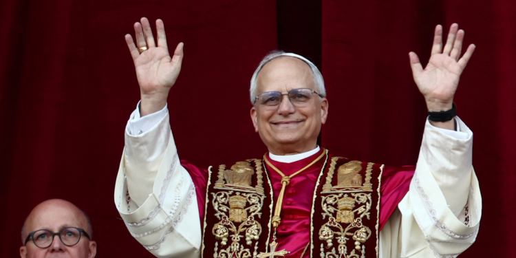 En domingo de Pascua, el papa León XIV insta a líderes mundiales a poner fin a las guerras