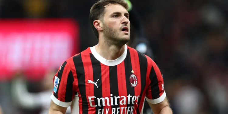 Sin Santi Giménez el Milan se va Goleado y se Aleja del Título en Italia