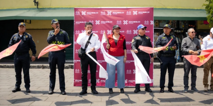 Circe Camacho lanza operativo y limpia calles de Xochimilco