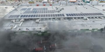 INCENDIO EN PLAZA DE CANCÚN