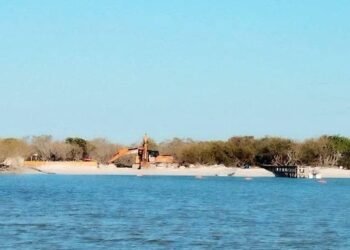 SALVAN MAHAHUAL, PERO DESTRUYEN HOLBOX