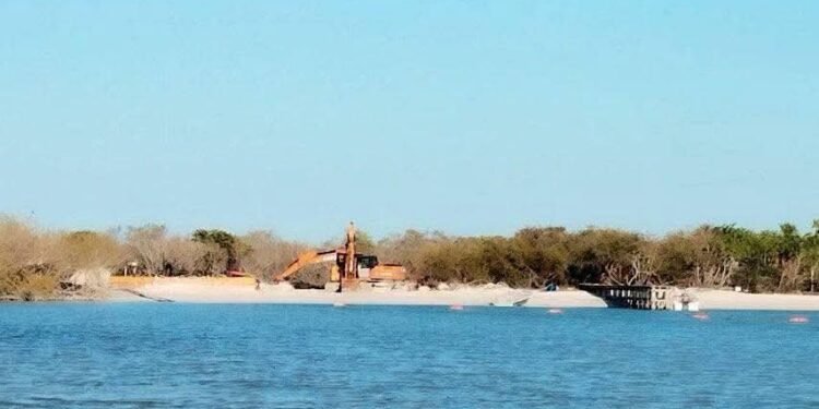 SALVAN MAHAHUAL, PERO DESTRUYEN HOLBOX