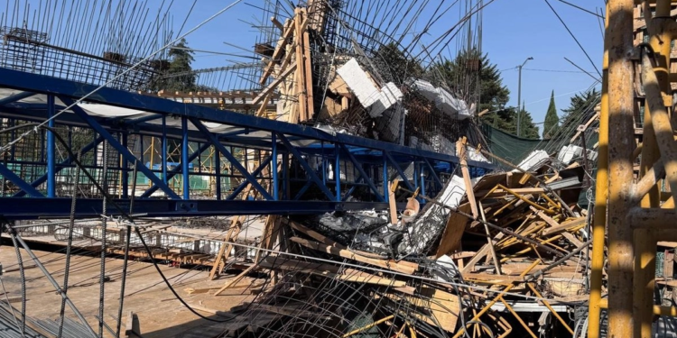 Cae grúa en obra de la Roma Sur y deja cuatro trabajadores lesionados