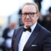 Kevin Spacey aparece en la alfombra roja de Cannes tras librar juicios por agresiones sexuales
