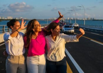 La Gobernadora Mara Lezama apertura la circulación en el puente vehicular Nichupté