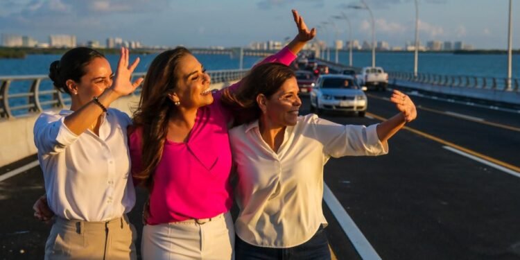 La Gobernadora Mara Lezama apertura la circulación en el puente vehicular Nichupté