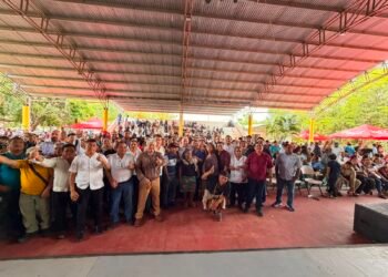 Entre lluvia y convicción, Rafa Marín llama a fortalecer los valores de la transformación desde el sur de Quintana Roo