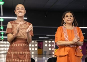 Claudia Sheinbaum entrega primera fase de la renovación del AICM