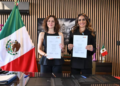 Alessandra Rojo de la Vega recibe a Isabel Días Ayuso tras ponencia en honor a Hernán Cortés