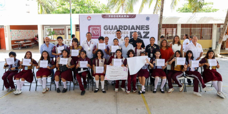 “CONSTRUIMOS ESCUELAS CON AMBIENTES SANOS Y DE PAZ”: ANA PATY PERALTA