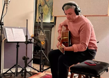La IA permite que un cantante con párkinson siga creando música