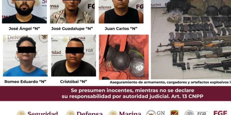 Hallan muertos a dos mujeres y un hombre dentro de un auto en Oaxaca
